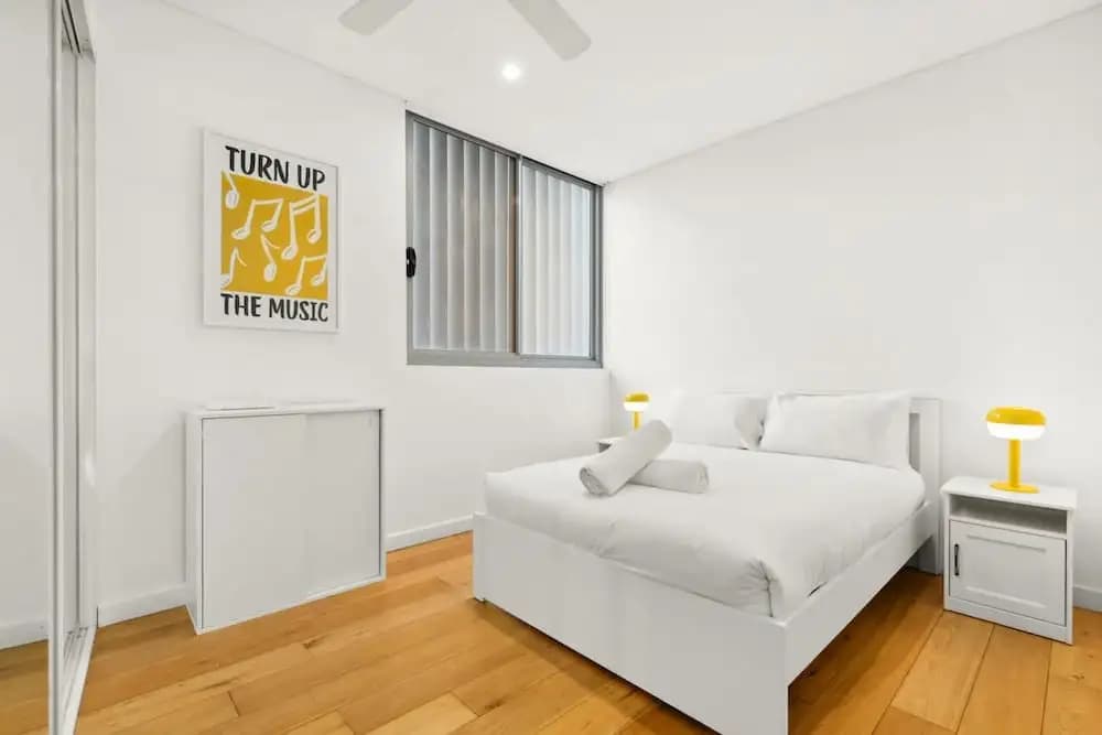 Central Luminous 2 Beds With Balcony Aircon - photo 6