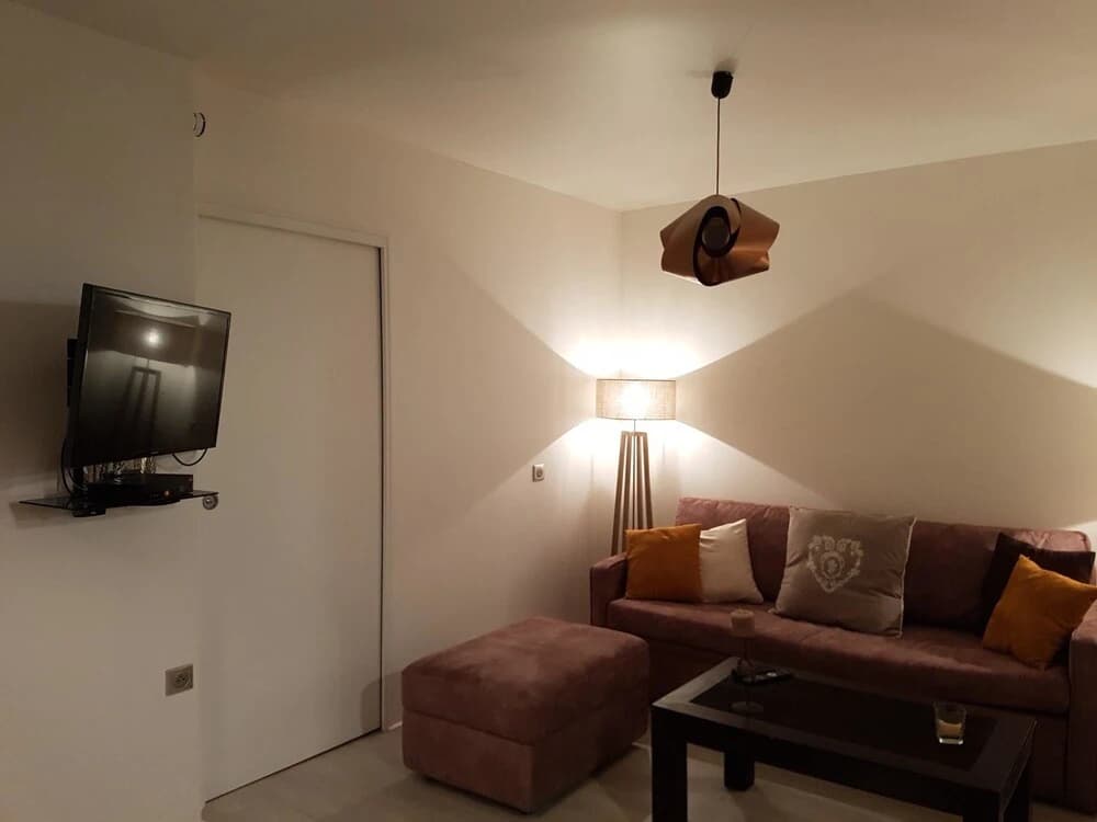 Apartment With one Bedroom in Paris, With Wifi - photo 5