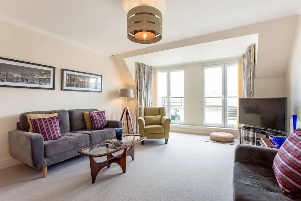 City Centre 3bed/3bath - photo 5