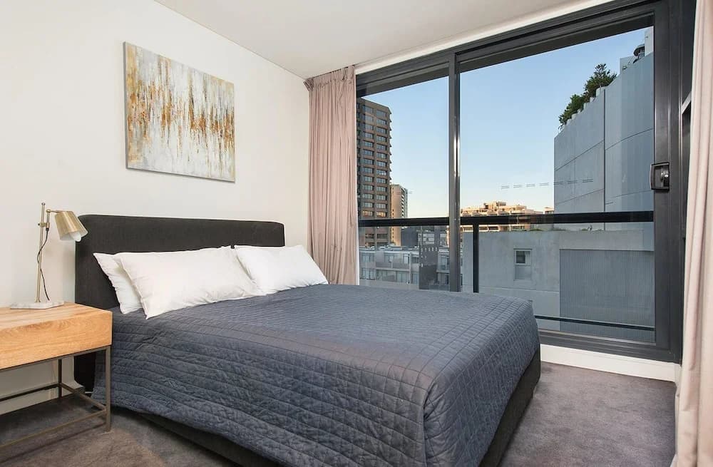 SH147 Sleek Split Level 2BR Surry Hills - photo 1