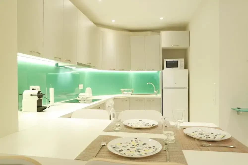 Hilton Hotel Area-Renovated Apt in Central Area - photo 7