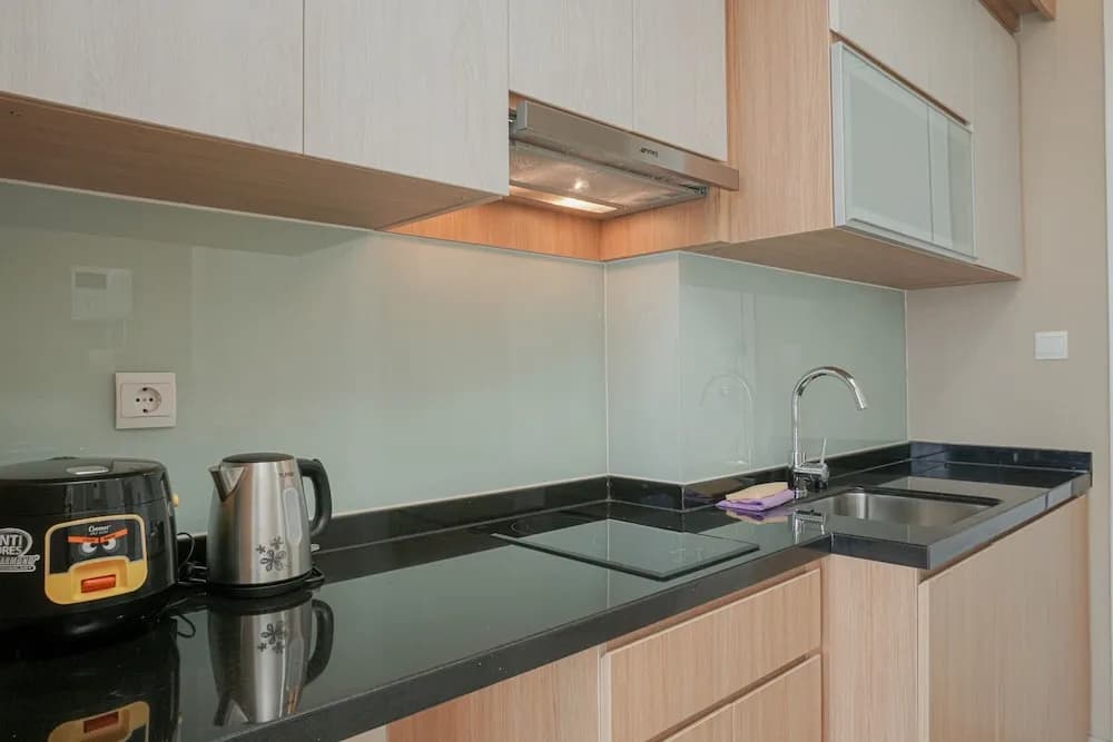 Fabulous Menteng Park Studio Apartment - photo 14