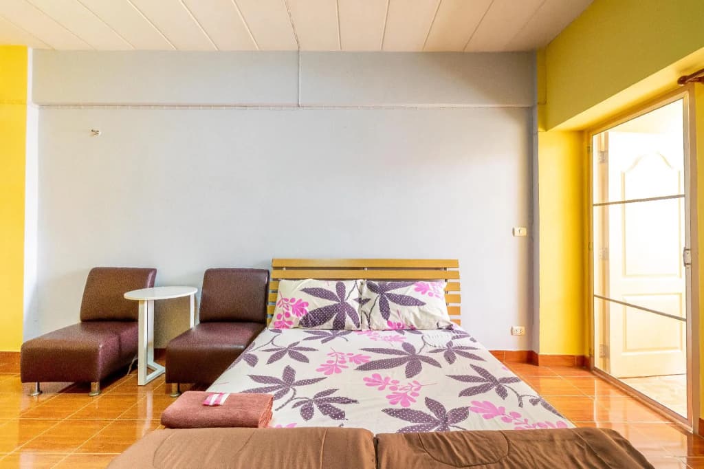 Benjaratch Boutique Apartment - photo 2
