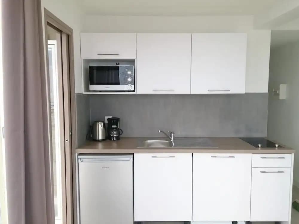 Amazing studio with big terrace, Jacuzzi and Sea View in Fabron in Nice - photo 15