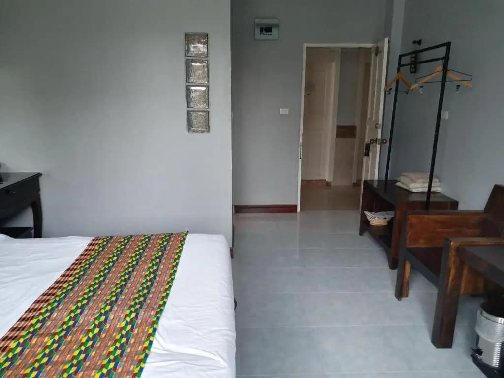 Platinum Place - photo 3
