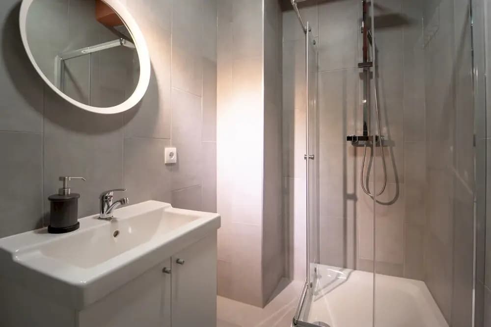Modern and Spacious Apartment - Close TO Center - photo 5