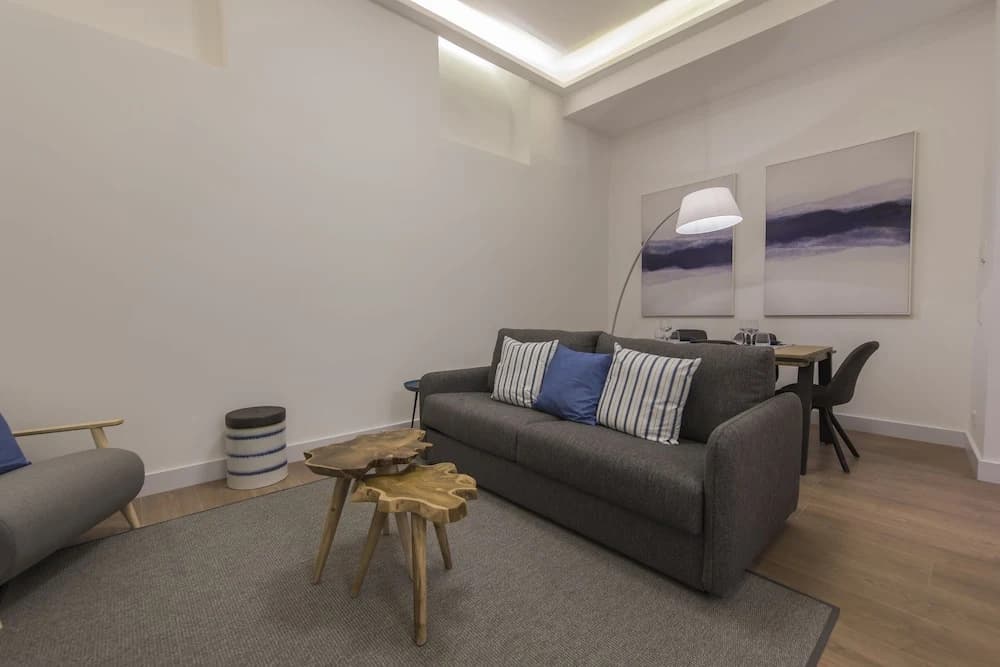 High Ceiling Duplex Apt Cais do Sodre - photo 29