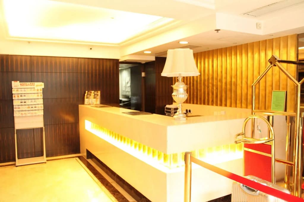 Oriental Lander Hotel - photo 2