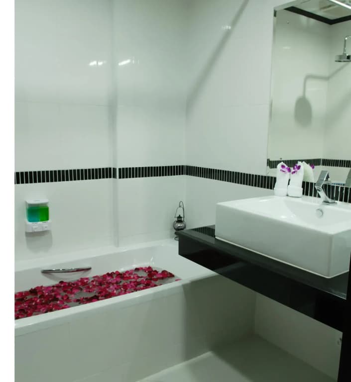First Residence Hotel - photo 9