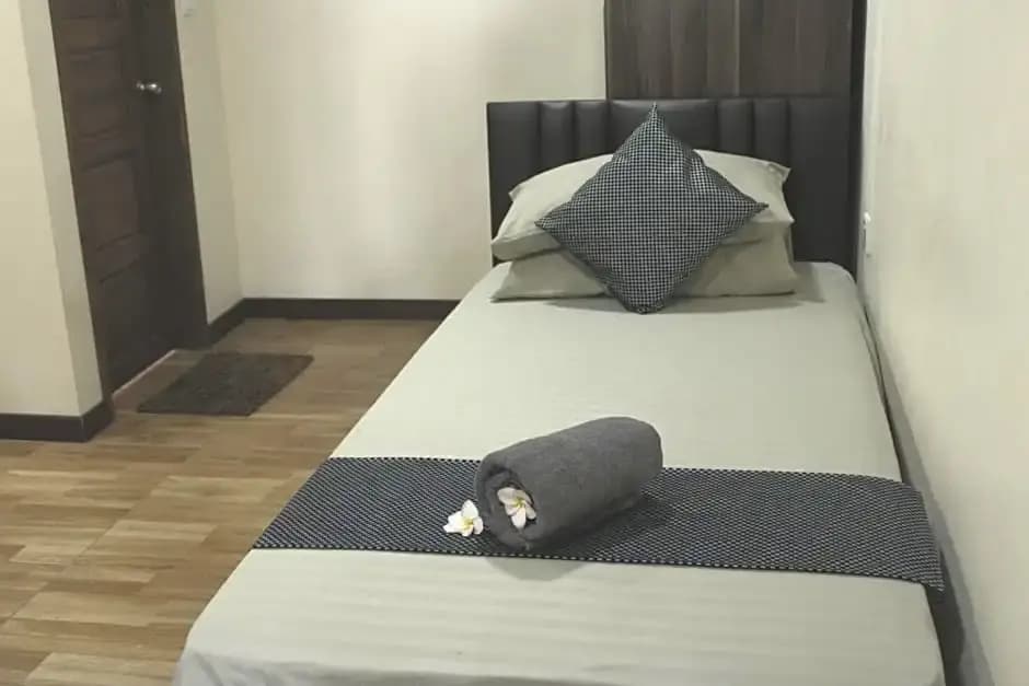 Daisy Cottage Dhangethi - photo 3