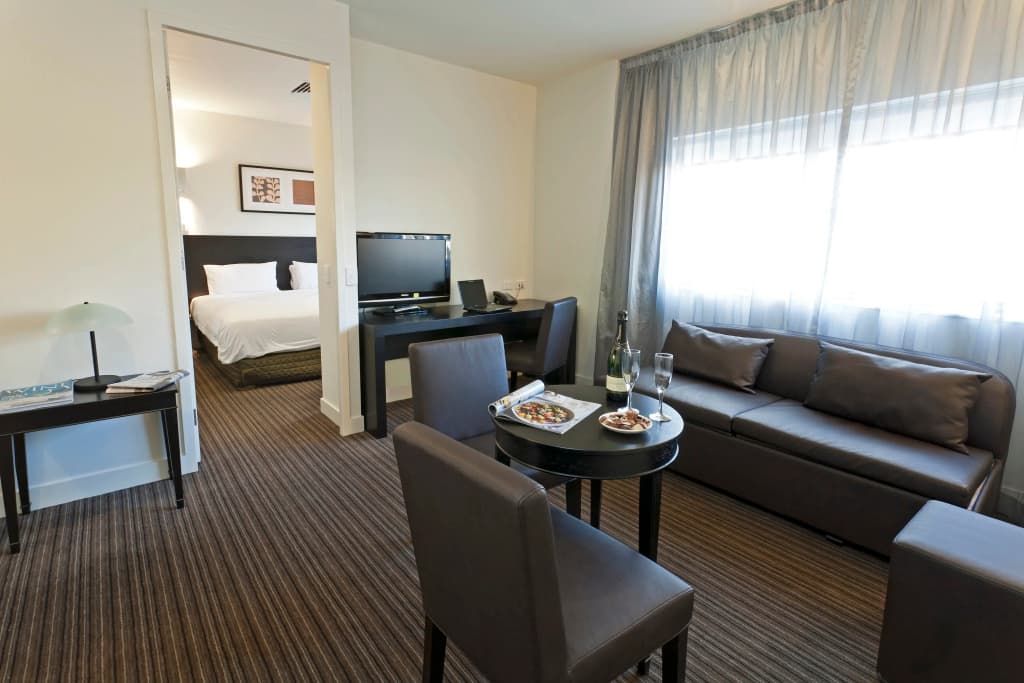 Causeway 353 Hotel - photo 11