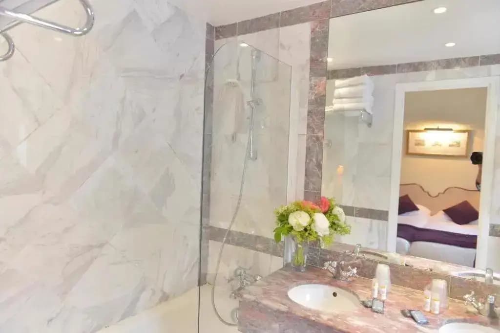 Hotel Unic Renoir Saint Germain - photo 10