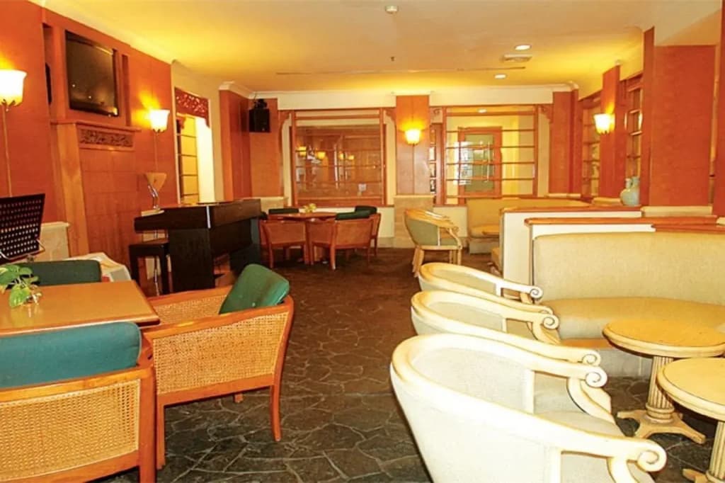 Grand Cemara Hotel - photo 2