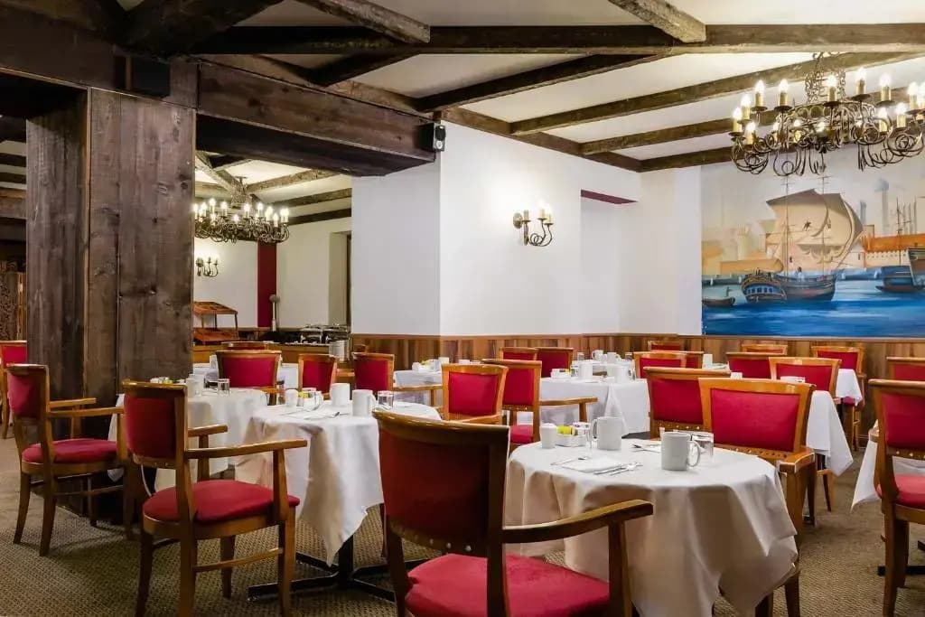 Hotel Henry VIII - photo 19