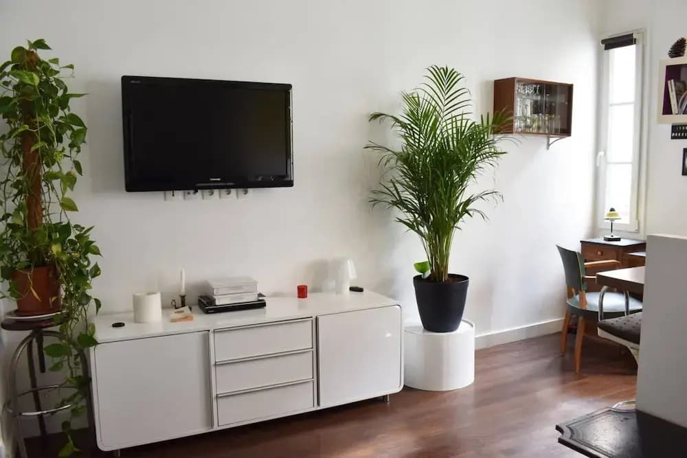 Charming Apartment in Oberkampf Area - photo 6