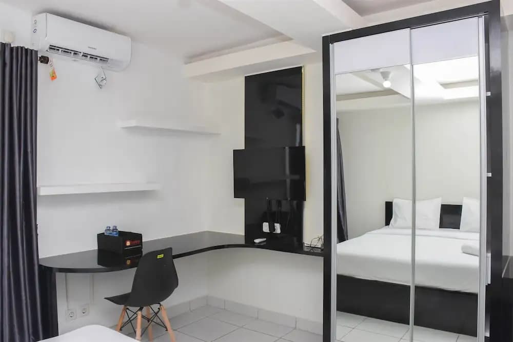 Comfy And Tidy Studio Amethyst Apartment - photo 4