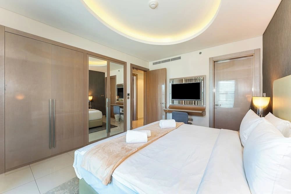 PVH - Paramount - Upscale 2BR - photo 5