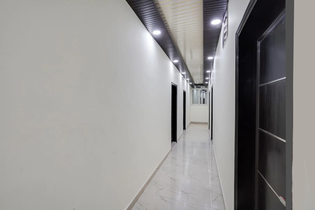 Collection O Nirman Vihar - photo 8