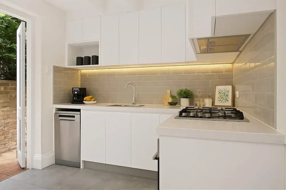 The Paddington White Sanctuary - photo 6