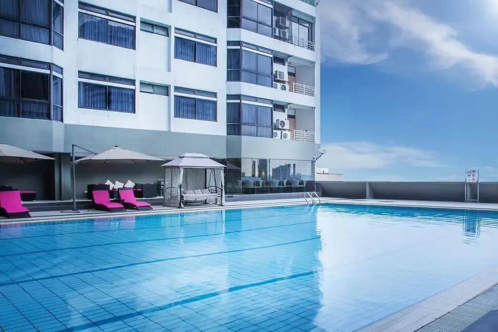 KL Plaza Suites - photo 3