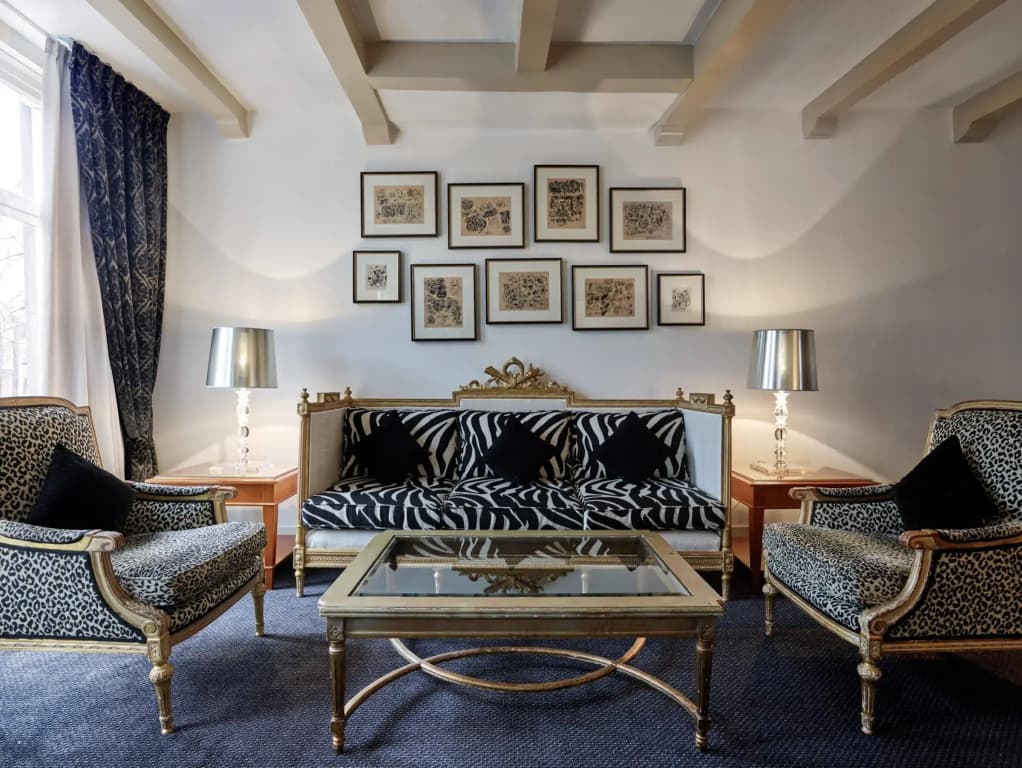 Ambassade Hotel - photo 3