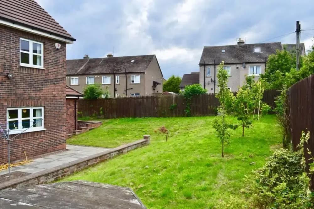 3 Bedroom House With Parking - photo 15