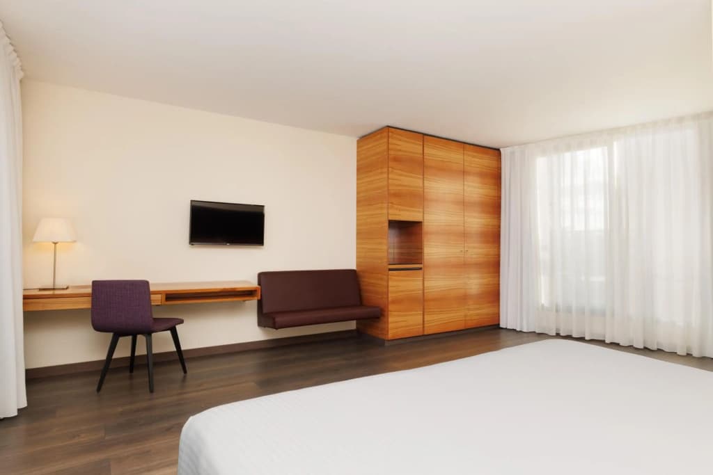 Hotel Eurostars Embassy - photo 27