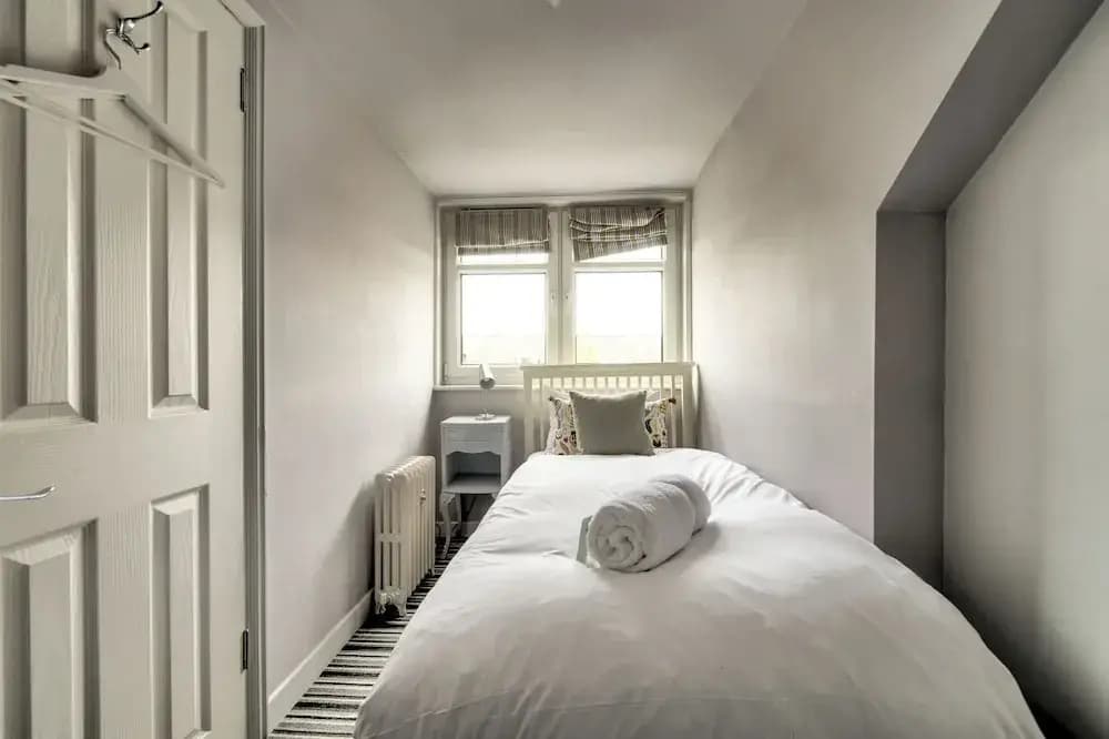 Maryfield Apartment - photo 12