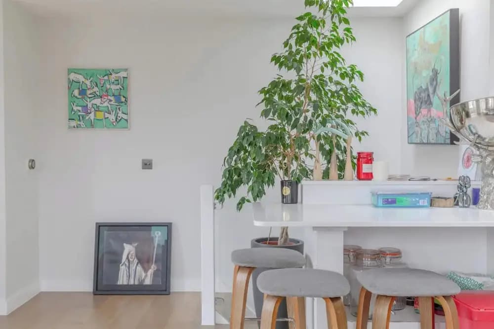 Sleek & Spacious 2BD Flat - Clapham - photo 10