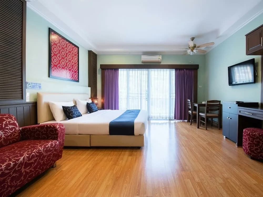 Blooming Hill Boutique Suites - photo 5