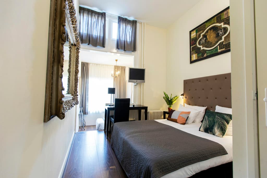 Quentin Museum Square Hotel - photo 4