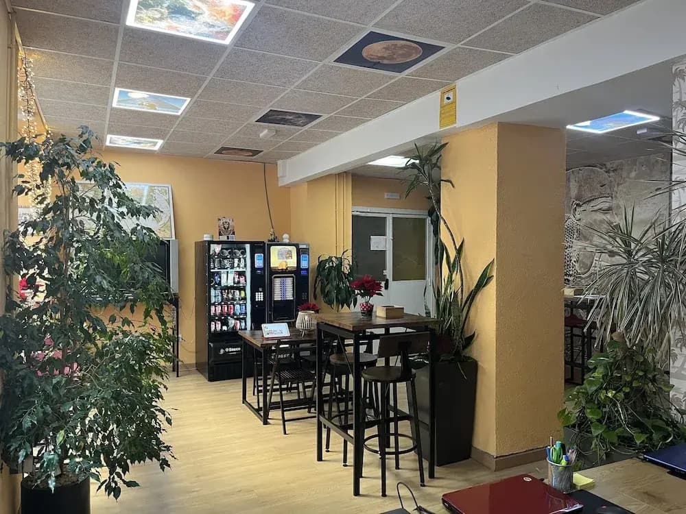 Debod Hostel - photo 13