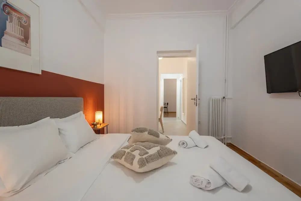 Brand New 2 Bdrm Apt in Koukaki Athens - photo 3
