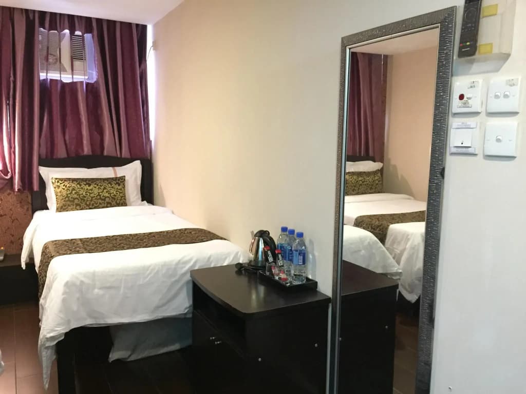 California Hotel - photo 5