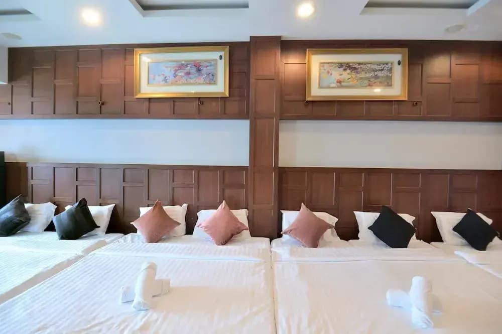 Deco Lux Hotel - photo 4