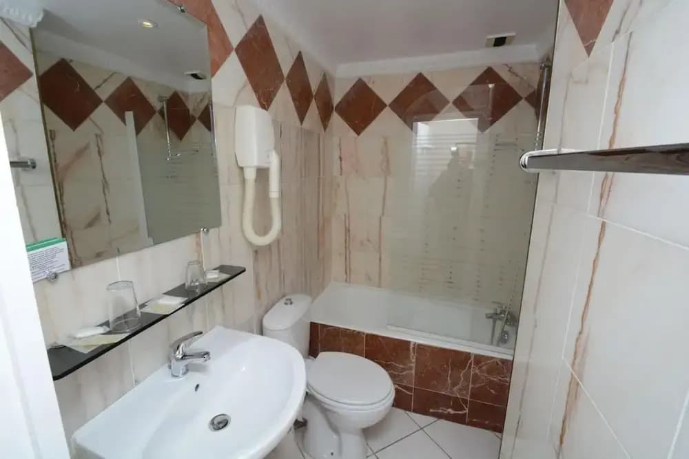 Familia Hotel - photo 8