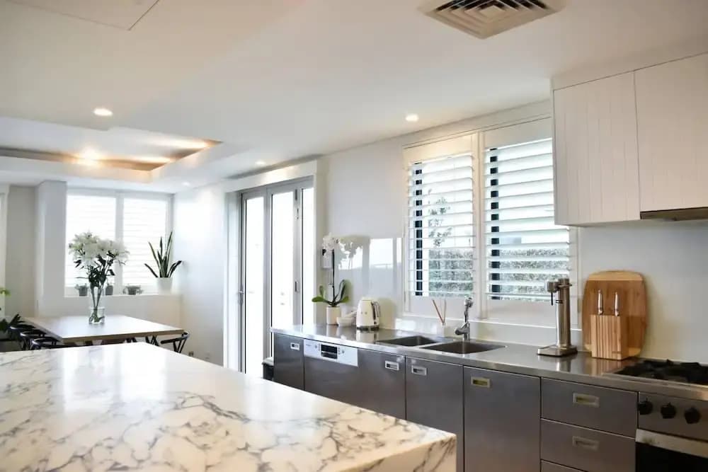 Beautiful Beachside Apartment in Bondi - photo 12