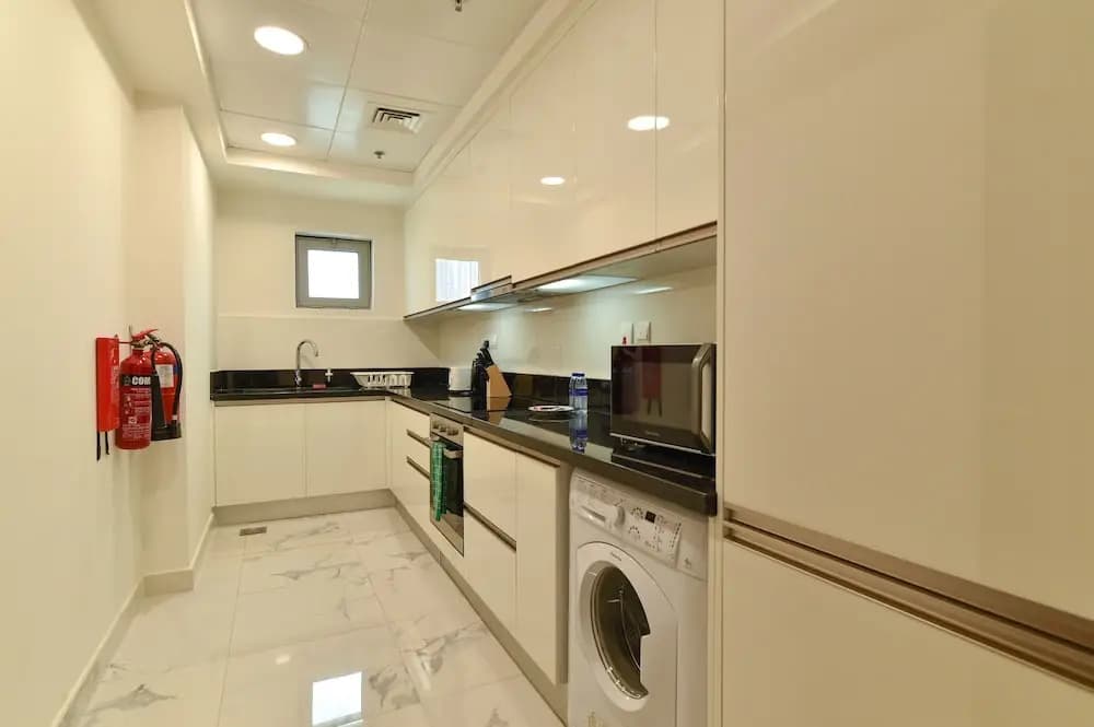 Dubai Canal View 1 BR Premium Apartment - AMN - photo 16