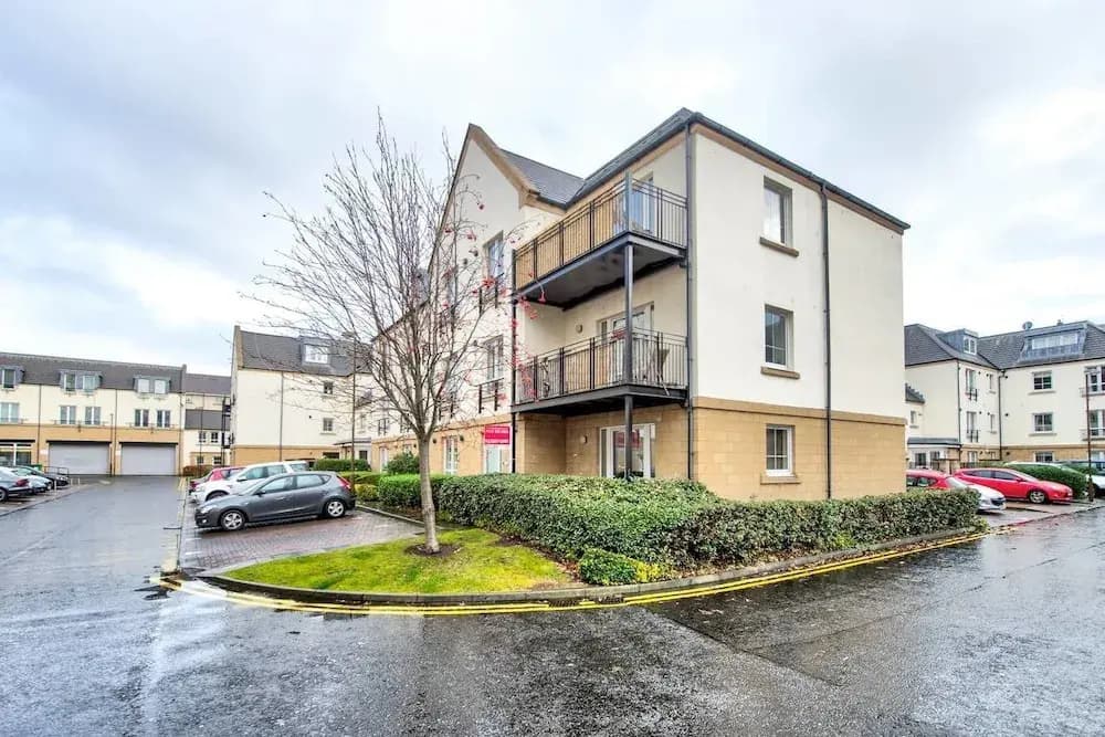 Modern 3 Bed/2bath City Centre Apartment - photo 12