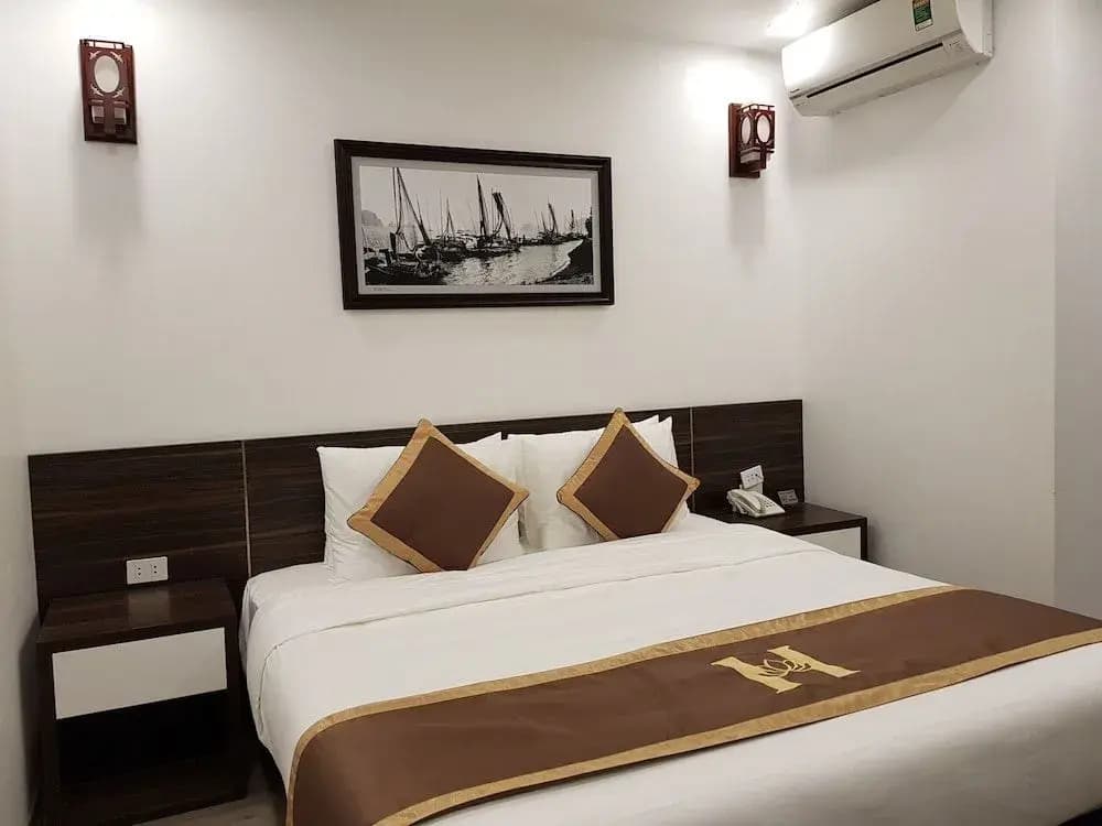 Helenhalong Hotel - photo 6