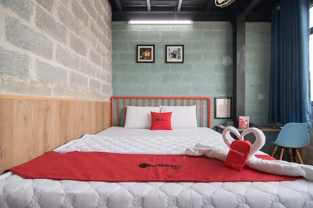 RedDoorz Plus @ Ung Van Khiem Street - photo 4
