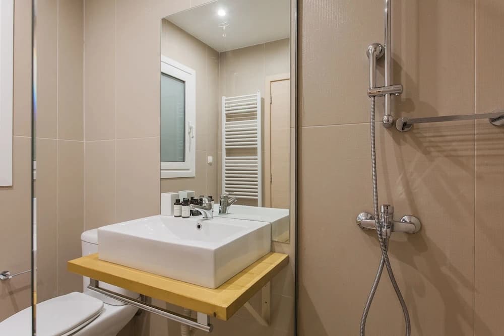 Groovy 2BR Apartment in Koukaki - photo 7