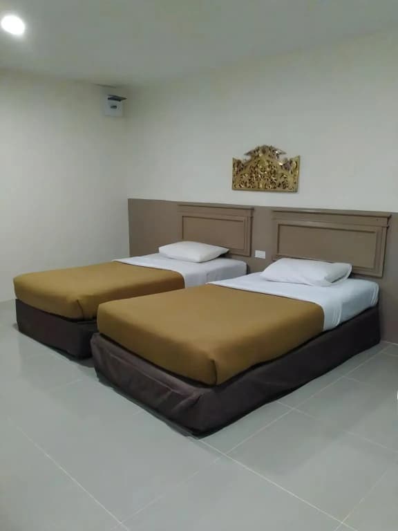 Tongpoon Hotel - photo 11