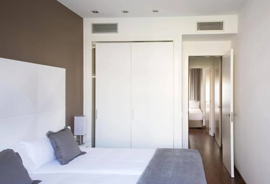 MH Apartments Suites - photo 5