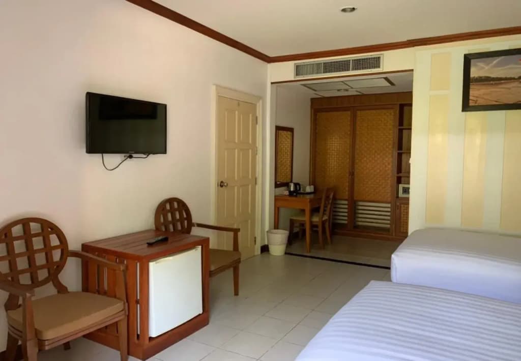 Meet Holiday Hotel - photo 4