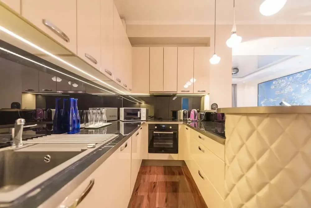 Oasis Apartments - Liberty Bridge - photo 20