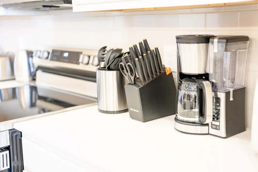 Paradiso's Luxurious New Home w 15 Ensuites - photo 30