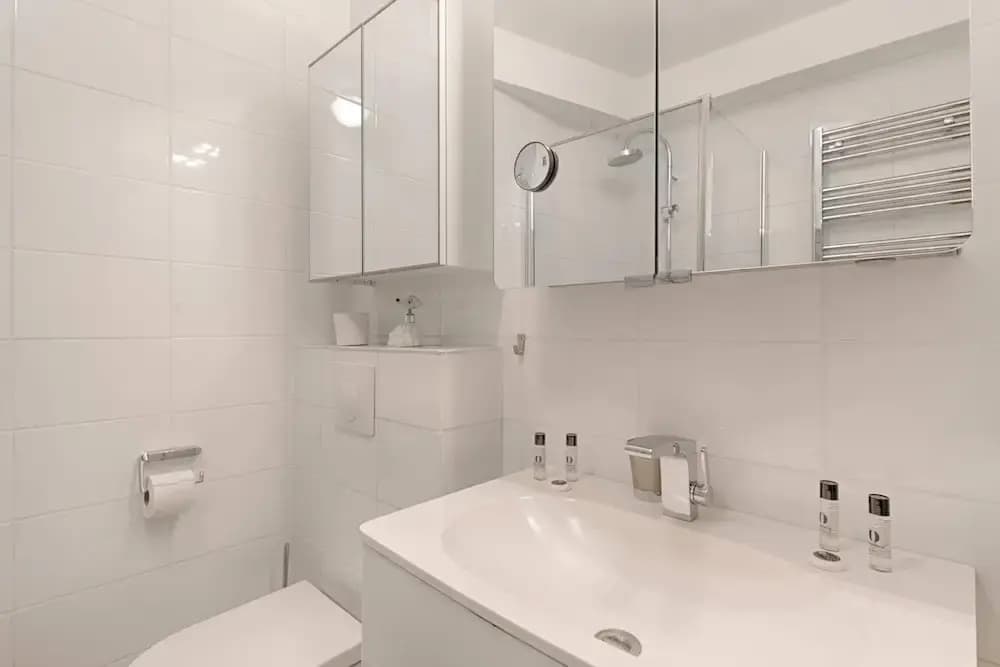 Nice 2 Room Apartment With Terrace - Vieux Nice - photo 8