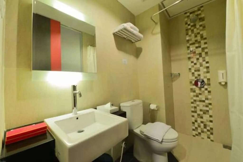 D'Hotel Jakarta - photo 8