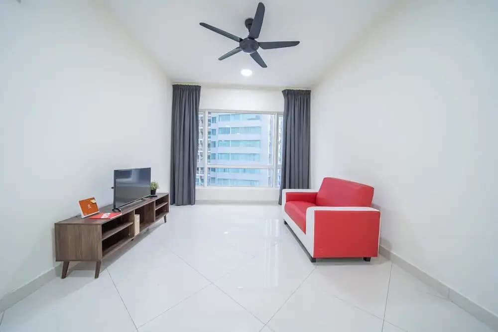 OYO Home 89449 Fancy 2 Bedroom Crest Residence - photo 12